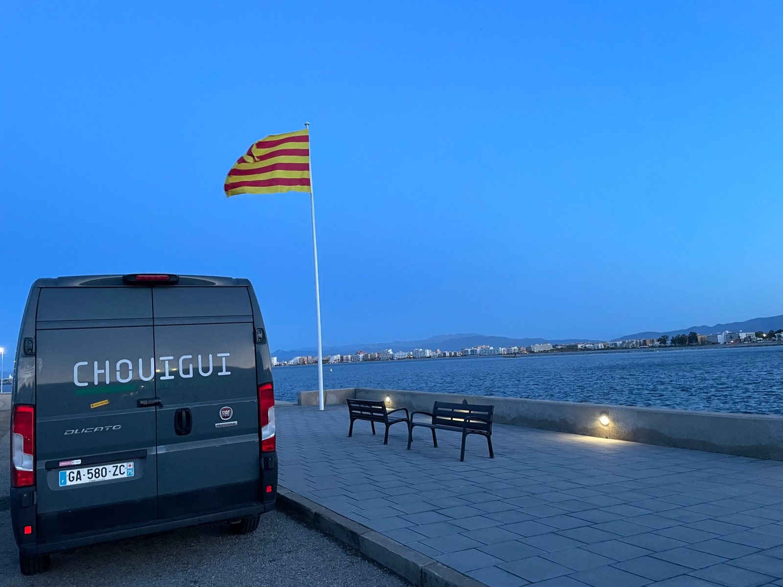 Sur la côte catalane, Espagne